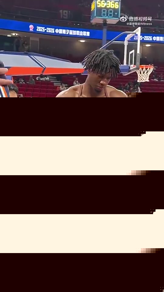 曾经也是NBA的盖帽王看看36岁的大白边这身材有多绝